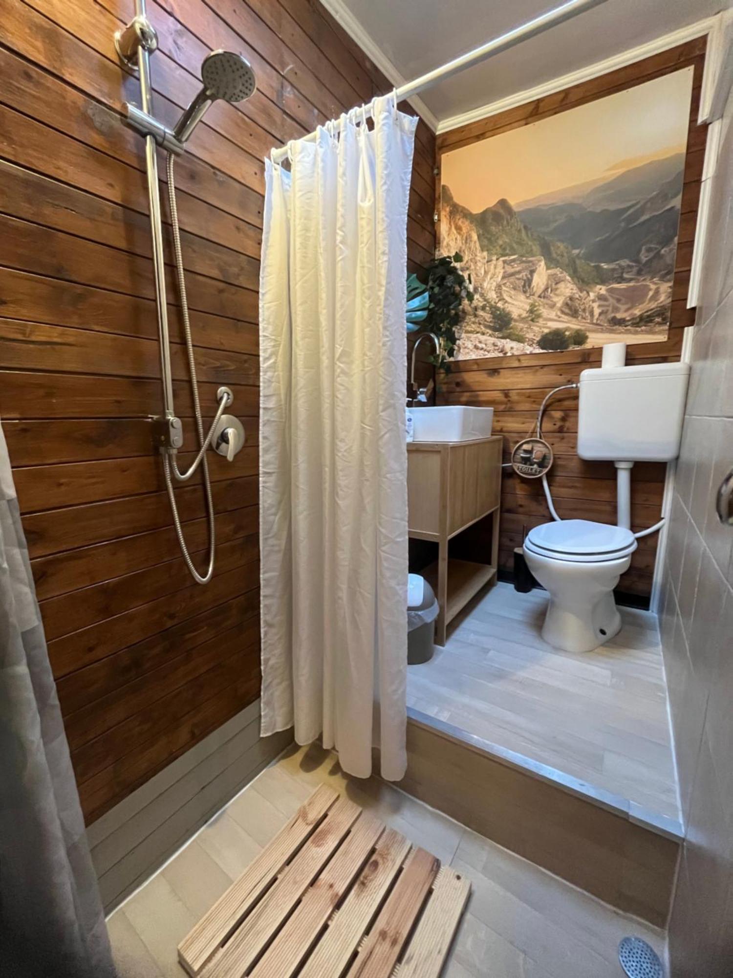 Lo Chalet Del Relax Carrara Eksteriør billede